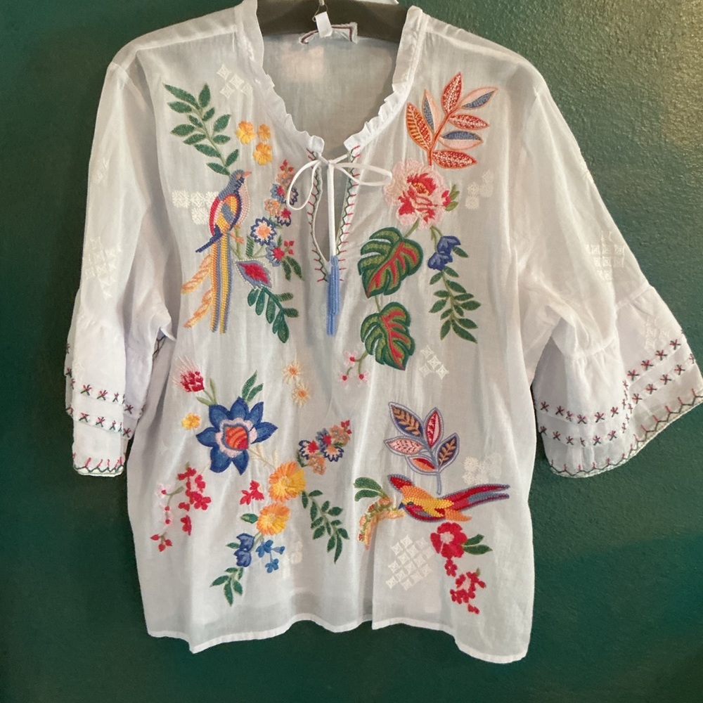 NEW WITH TAGS-Johnny Was Embroidered White Blouse Size XL